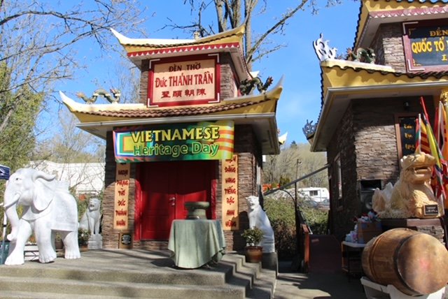 Mayor returns to West Seattle to help Vietnamese Cultural Center celebrate history and heritage