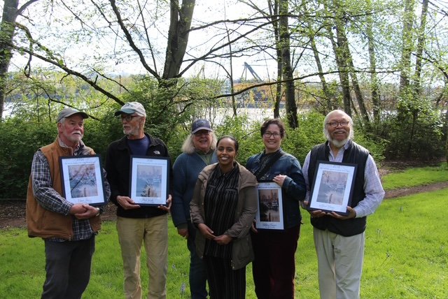 Four Duwamish River champions honored as volunteers dig in for spring Duwamish Alive!
