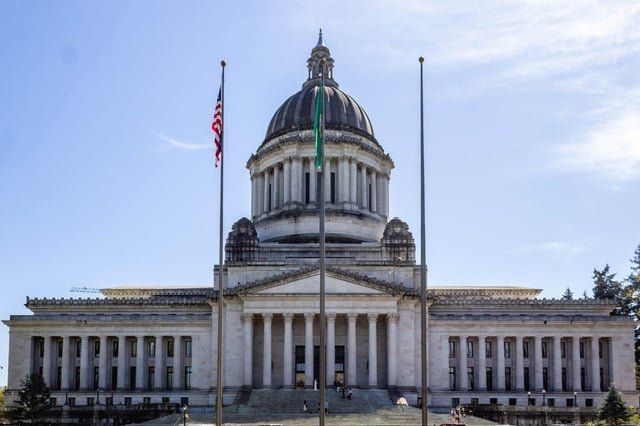 Top credit rating agency puts Washington on notice