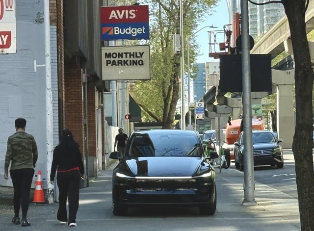 These electric scooters on the sidewalk are getting out of control