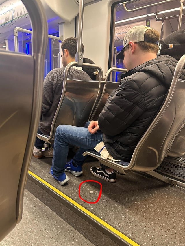 Do not spit on the Link, Gross!