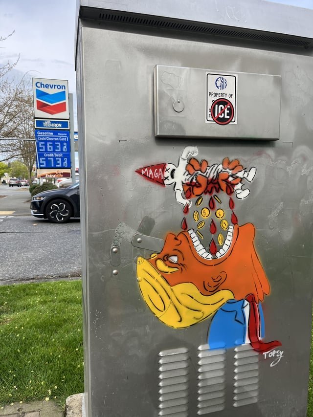 Outside a gas station in Seattle (original pic no screenshot)
