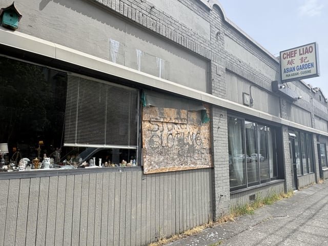 Daily Planet Antiques Closing Today