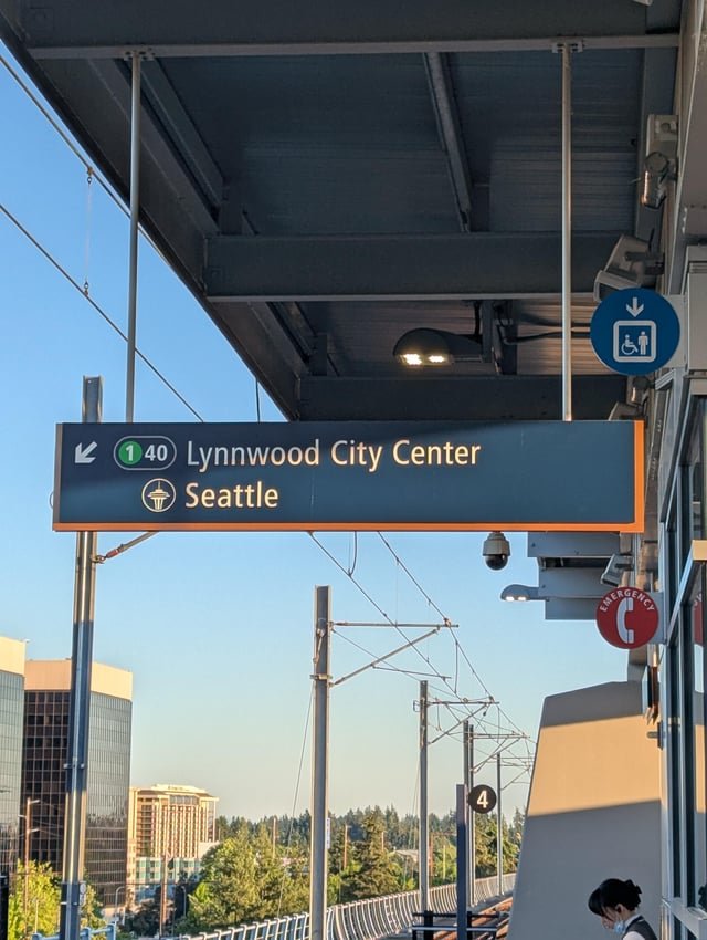 Updated Link signage at SeaTac