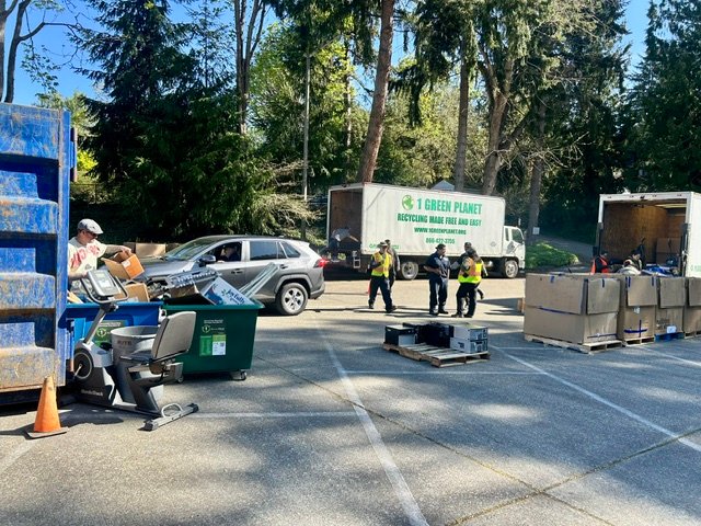 FOLLOWUP: Milestone for Fauntleroy Church Recycle Roundup