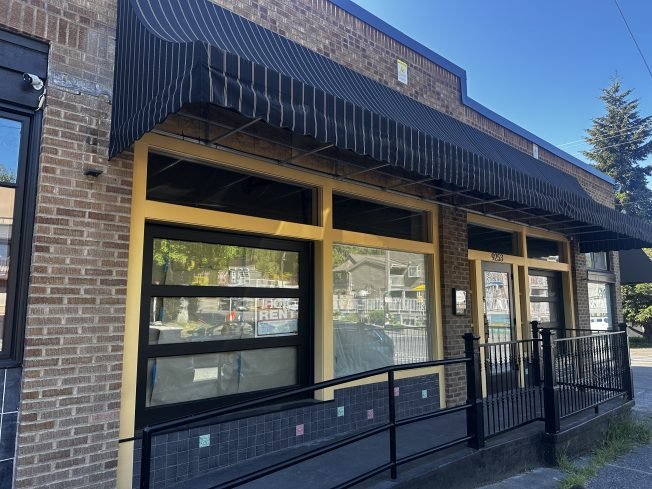 BIZNOTE: Endolyne ex-bakery space for rent again
