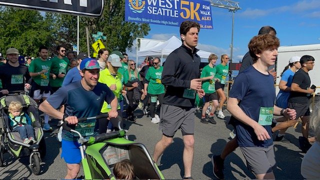 HAPPENING NOW: 2026 West Seattle 5K, report #1