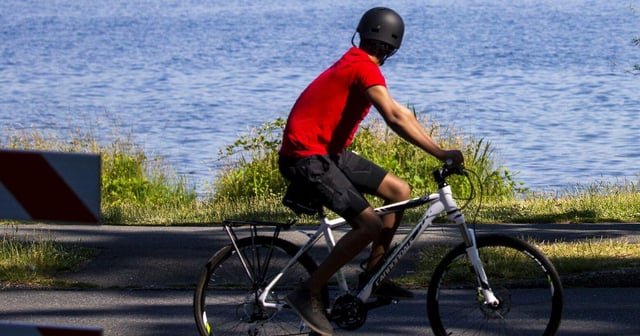 Cars can’t go on a scenic Seattle roadway this weekend. Could that become permanent?