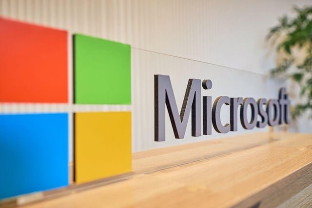 Microsoft Reconsiders Clean-Energy Pledge Made Harder by AI