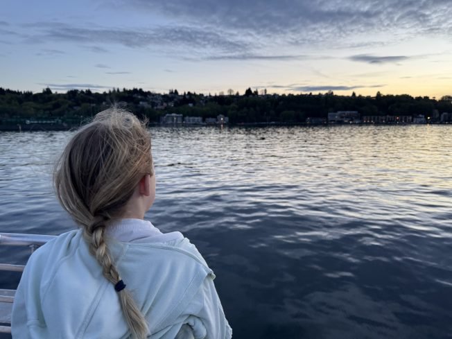 Comedy, mega-low tide, more for your West Seattle Monday