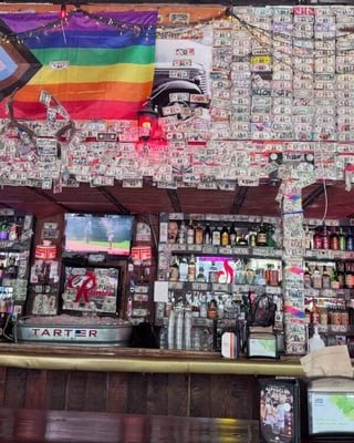 Here’s why there is another deal for Capitol Hill burger bar Sam’s Tavern