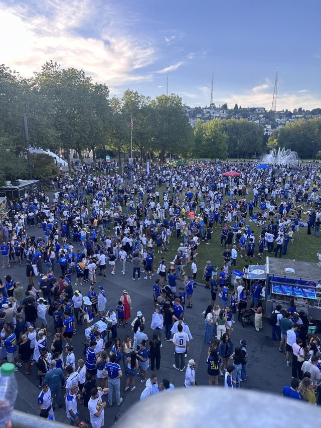 Bosnians, thank you for coming to our city!