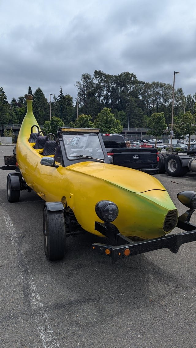 Parked next to a four seater banana today. Found it appealing.