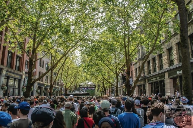 Wall to Wall People Pioneer Square’s Occidental Park
