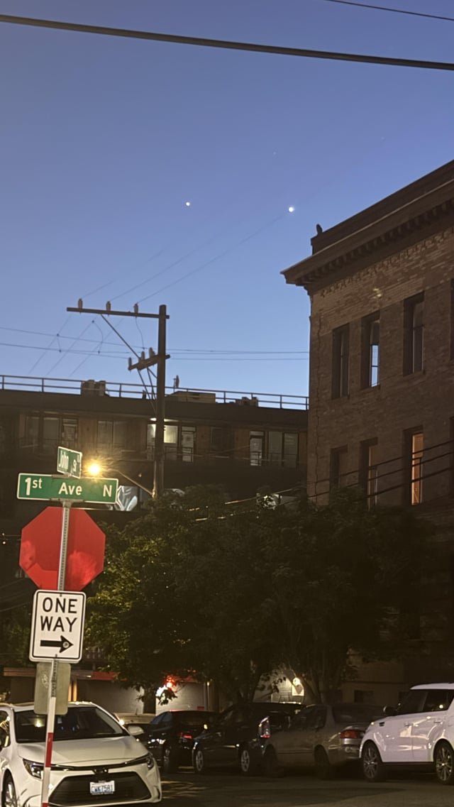 2 bright lights hovering?