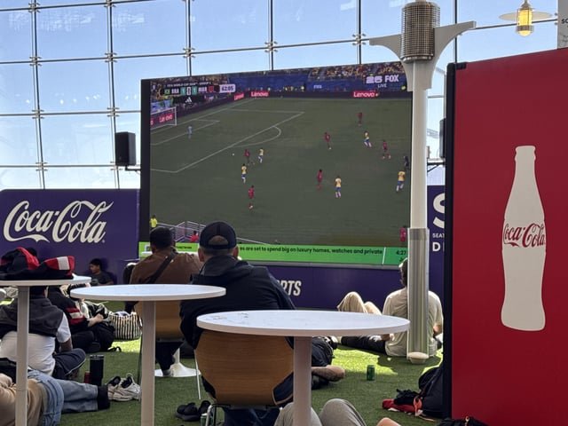 Watching 🇧🇷 from SeaTac.