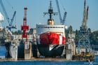 Interesting look at how much boat there is below the waterline with the heavy icebreaker Polar Star in drydock