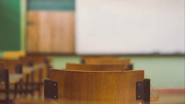 Highline schools sued after student says she was told religion was not an opinion, barred from sharing gospel tracts