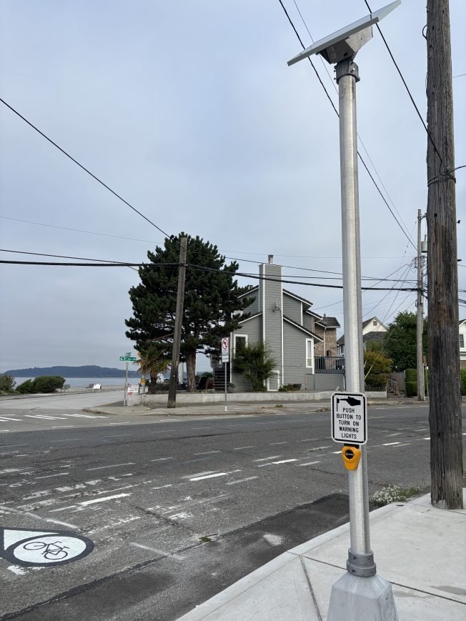 FOLLOWUP: Flashing beacons now activated at Constellation Park crossing