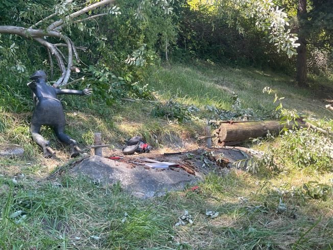 Here’s why Walking on Logs sculpture site along West Seattle Bridge looked in disarray today