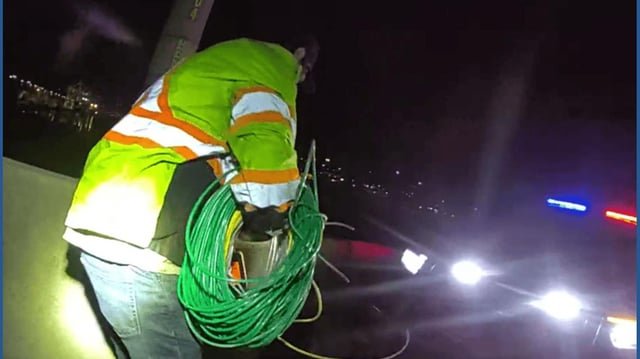 Police arrest man posing as city worker after copper theft on West Seattle Bridge
