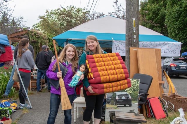 Sunshine, bargains, and neighbors: PhinneyWood Garage Sale Day is this Saturday!
