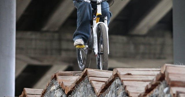 Teenager dies at Seattle bike park. The teenager was riding down steep stairs at the mountain bike park underneath Interstate 5 in the Eastlake neighborhood when he lost control and fell, police said.