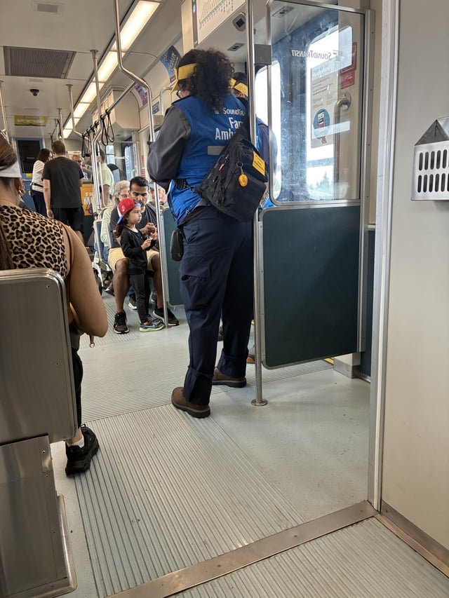 Fare Ambassadors running everyones pockets today. Pay your 🎟️!!