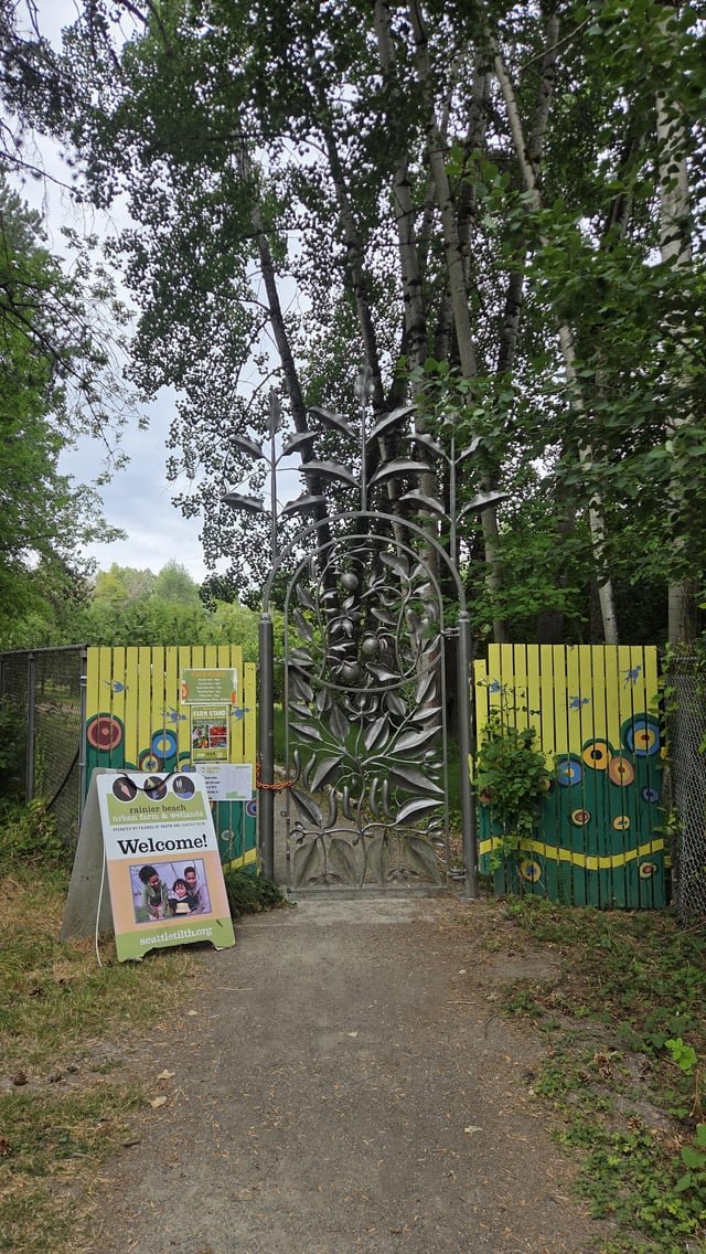 Why we don’t have more incredible park gates like this I’ll never.. spotted at Be’er Sheva Park