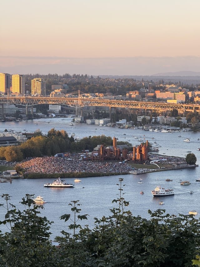 Gas works 1.5 hours till fireworks