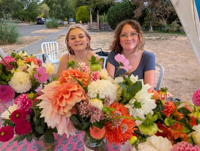READER REPORT: Students’ flower fundraiser
