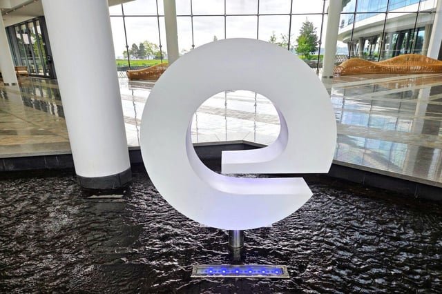 Internal memo: Eight execs out at Expedia Group in AI-driven shakeup
