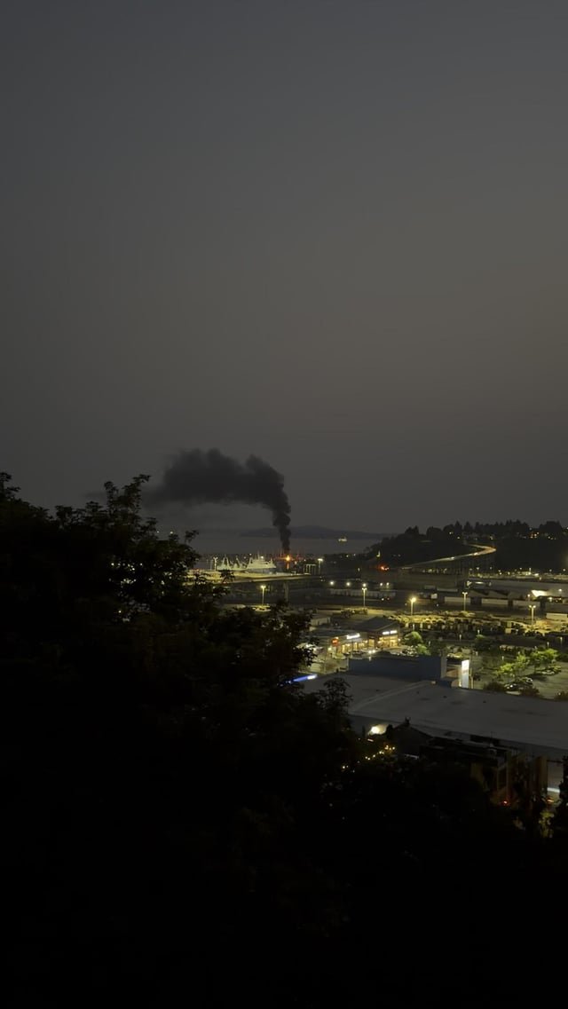 Fire at Elliott Bay Marina