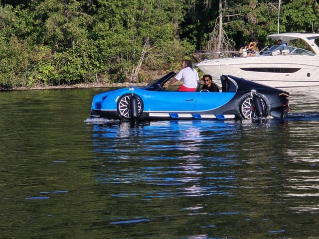 Amphibious Car spotted in Seward Park