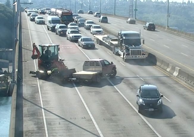 TRAFFIC ALERT: Truck trouble on eastbound West Seattle Bridge