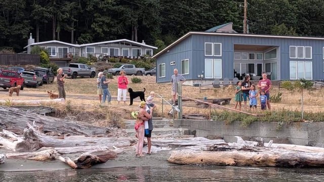No wetsuit? No problem. Local woman becomes 1st to swim around Vashon Island
