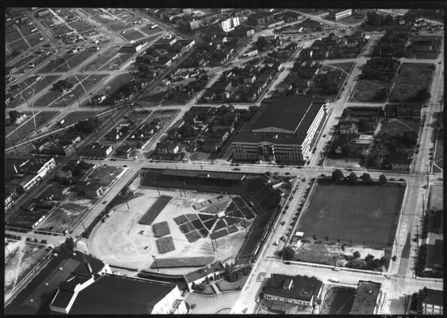 The new (at the time) Seattle Armory in 1939