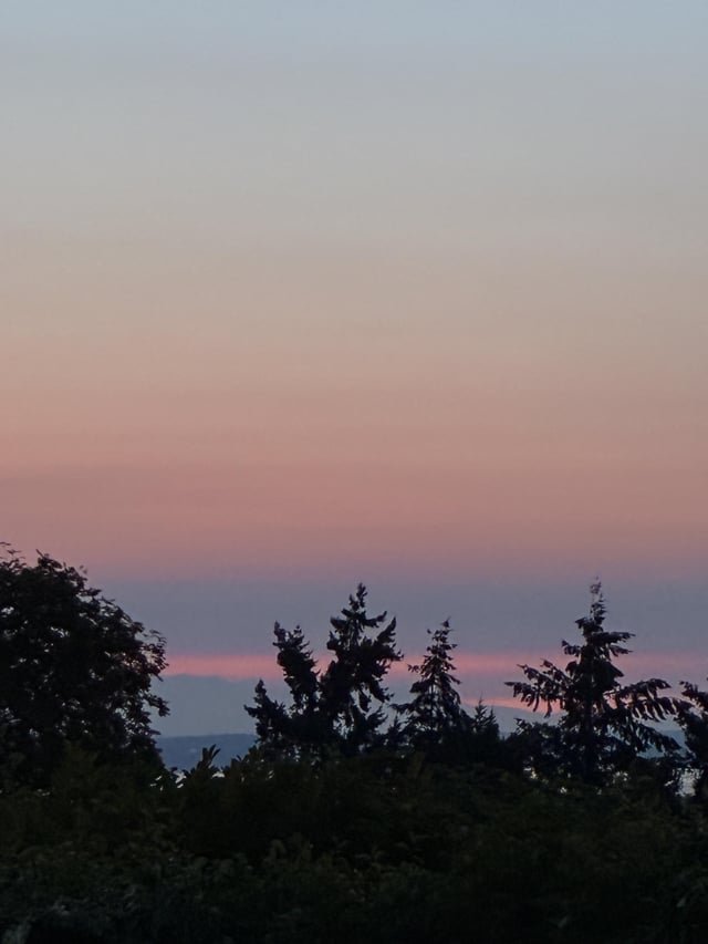 Got a good sunset out of this dumb air