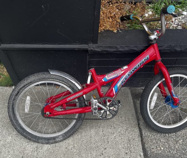 READER REPORT: Abandoned bicycle in The Triangle