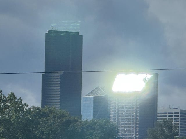 The reflection off the Municipal Tower is insane right now.