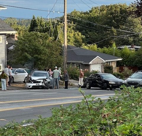 TRAFFIC ALERT: Crash at Admiral/Olga