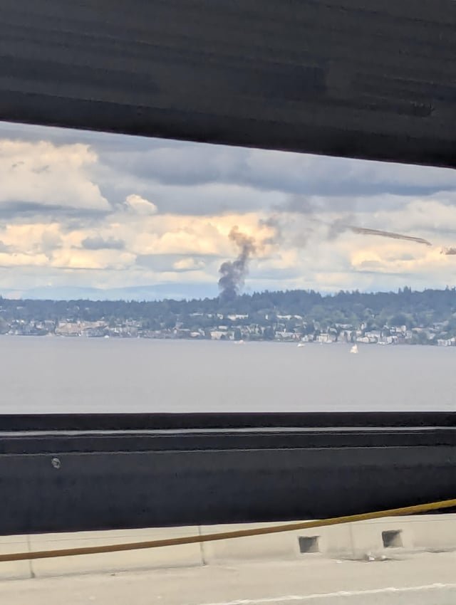 Giant plume of smoke coming from Kirkland area… what’s going on?