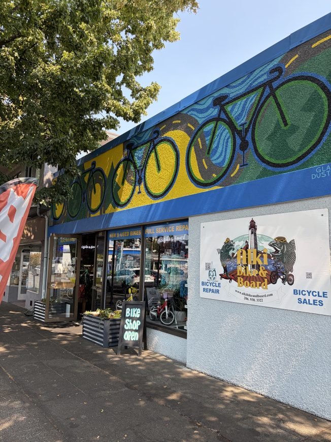 WEST SEATTLE ART: Alki Bike and Board adds mural