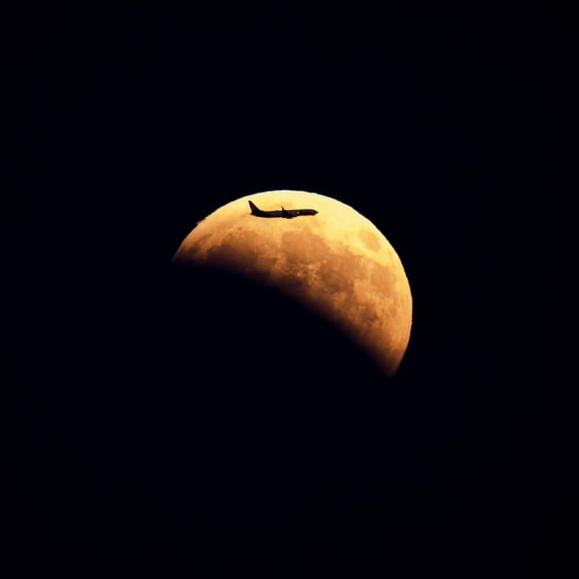 If you flew in from Vegas on Alaska and landed at 8:12 tonight, I took your picture