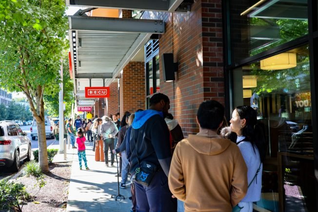BIZNOTE FOLLOWUP: Chicken with plenty of pomp as Starbird opens