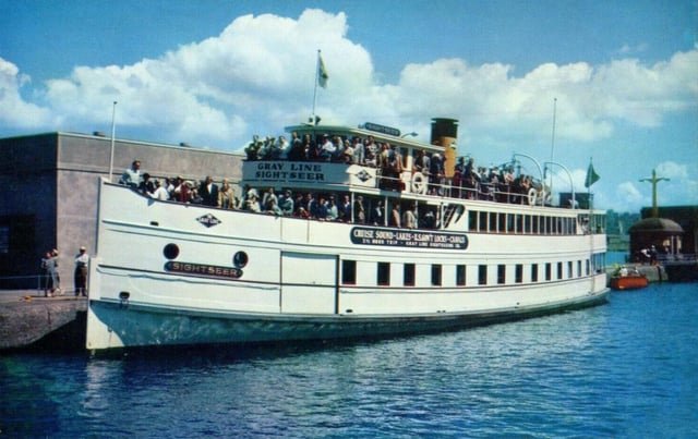 Gray Line Sightseer Excursion Boat, Seattle Postcard