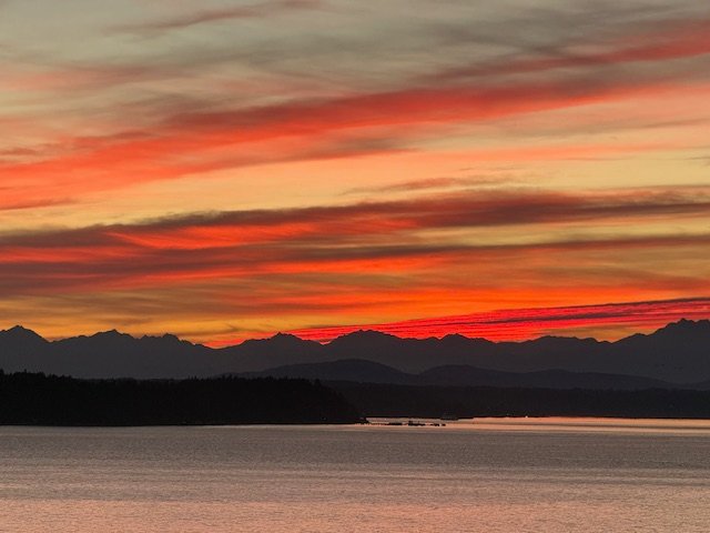WEST SEATTLE SUNSET: Vivid sky tonight, seasonal touchstone tomorrow
