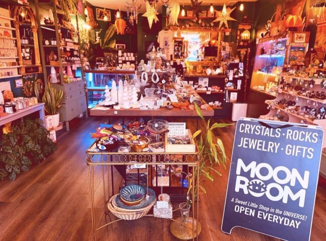 BIZNOTE: Moon Room seeking new ownership
