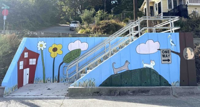 WEST SEATTLE ART: New neighborhood mural on Pigeon Point
