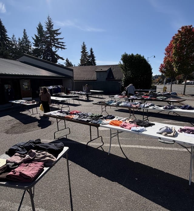 winter clothing & halloween costume swap in shoreline (just north of seattle) until 1pm!